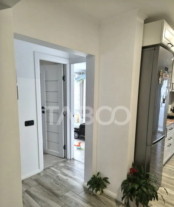 Apartament cu 3 camere cu dressing si boxa Intre Lacuri lang