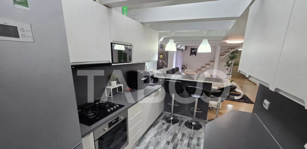 Apartament de 82mp utili cu 4 camere de vanzare in zona Raho