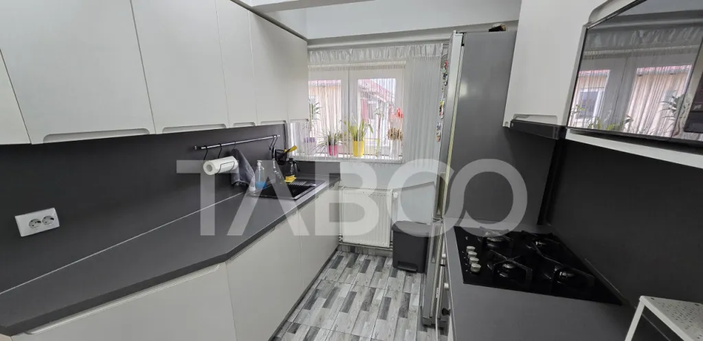 Apartament de 82mp utili cu 4 camere de vanzare in zona Raho