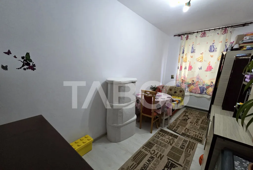 Apartament decomandat 4 camere 2 bai balcon parcare comision