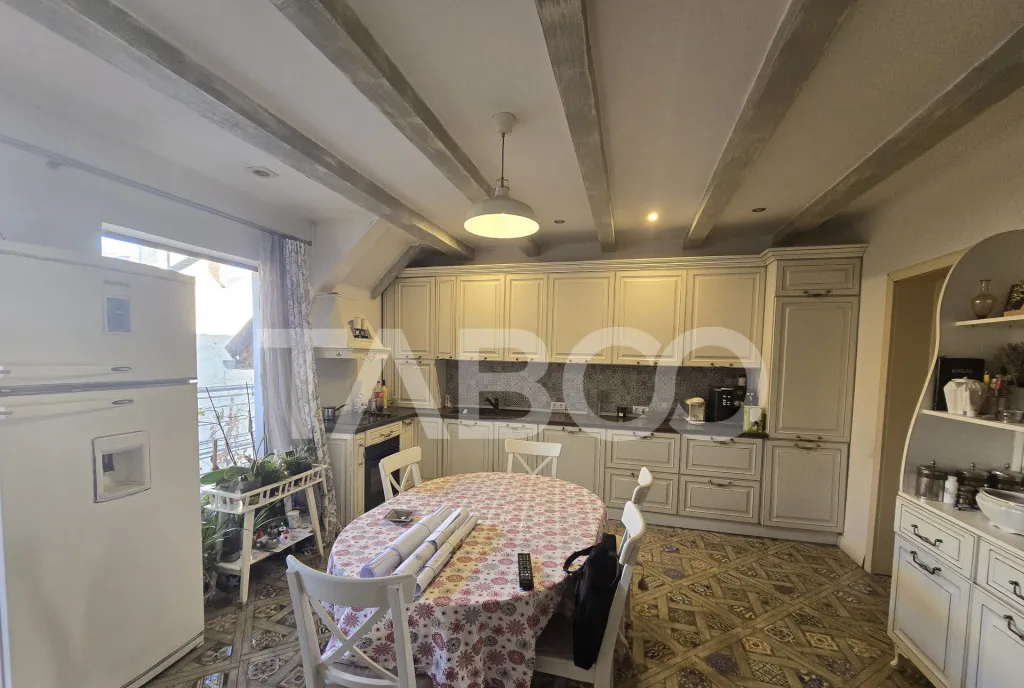 Apartament 4 camere 120mpu cu terasa de 12mp in zona Central