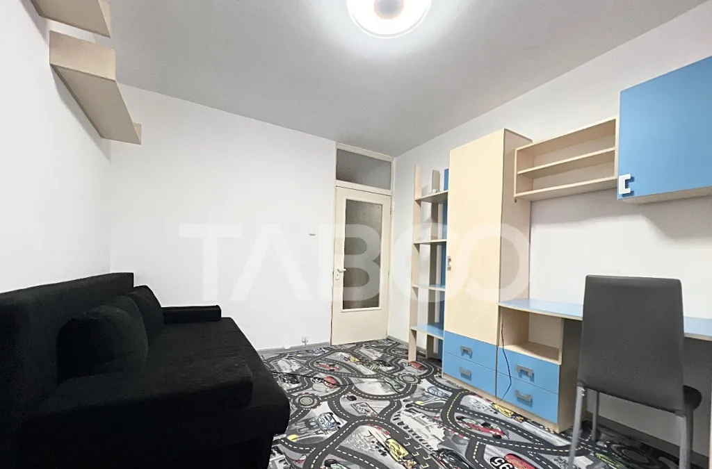 Apartament cu 4 camere in Plopilor cu 2 balcoane si boxa de