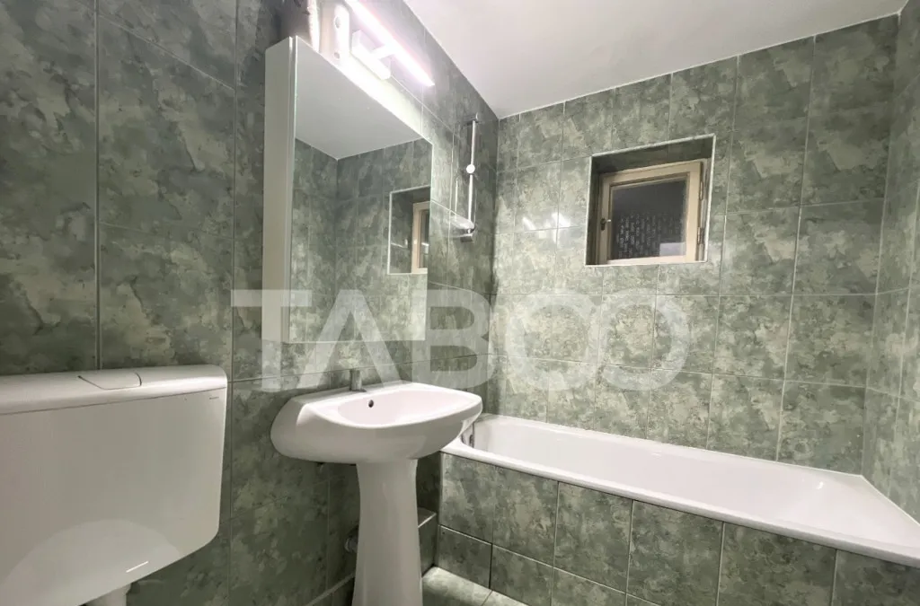 Apartament cu 4 camere in Plopilor cu 2 balcoane si boxa de