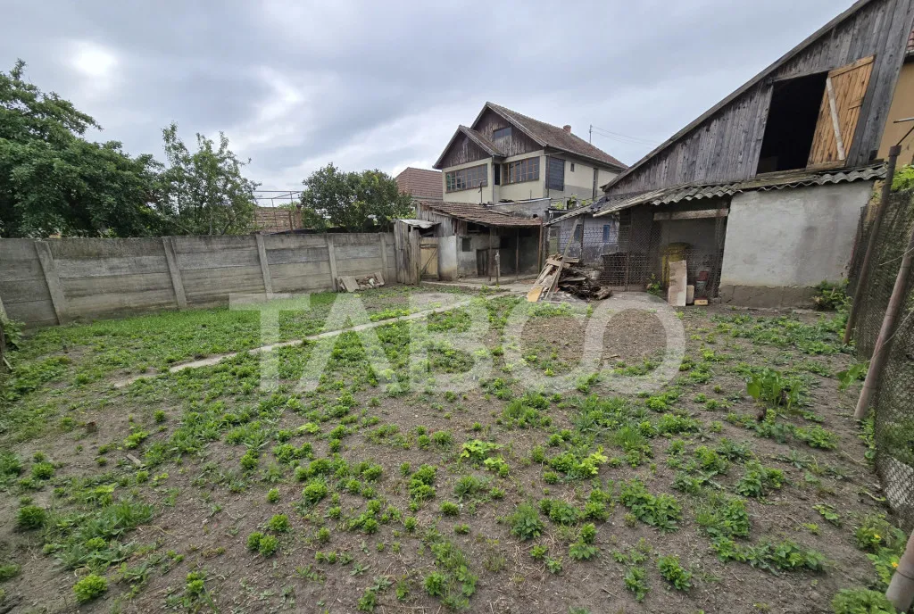 Casa de vanzare cu teren 412 mp pivnita garaj in Terezian Si