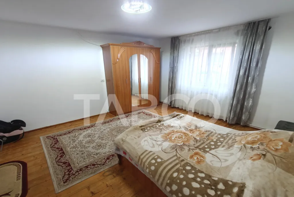 Casa cu 4 camere singur in curte de vanzare in Sibiu zona