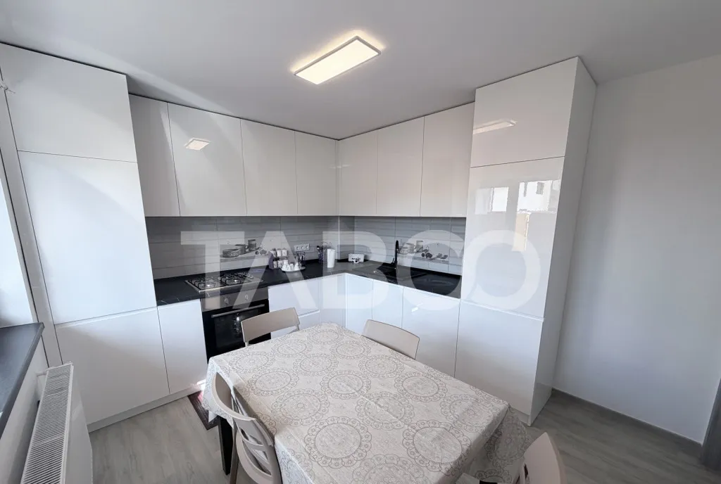 Duplex P E pod 4 camere curte amenajata gata de mutare Arhit