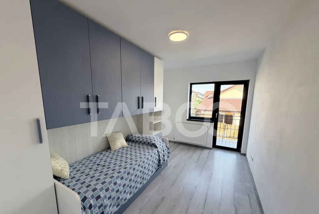 Duplex P E pod 4 camere curte amenajata gata de mutare Arhit