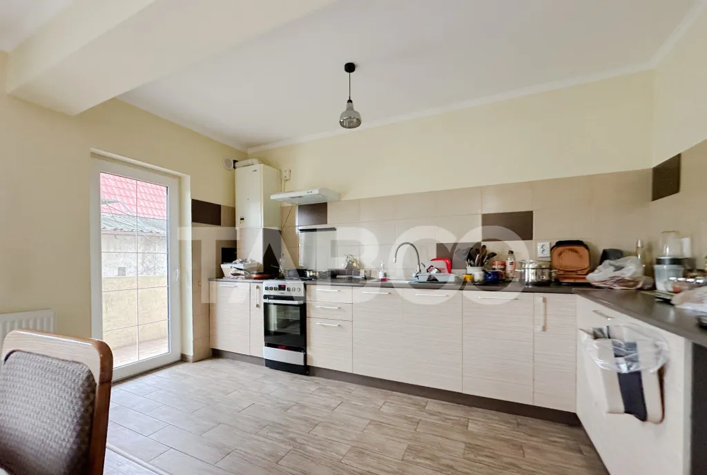Duplex de vanzare si garaj curte de 100 mp cartierul Borhanc