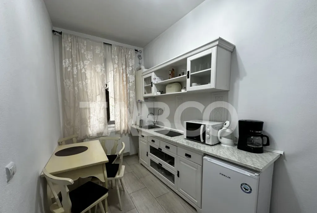 Apartament de vanzare 2 camere pretabil spatiu comercial in
