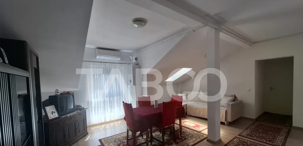 Apartament de vanzare 3 camere decomandat 68 mp zona Turniso