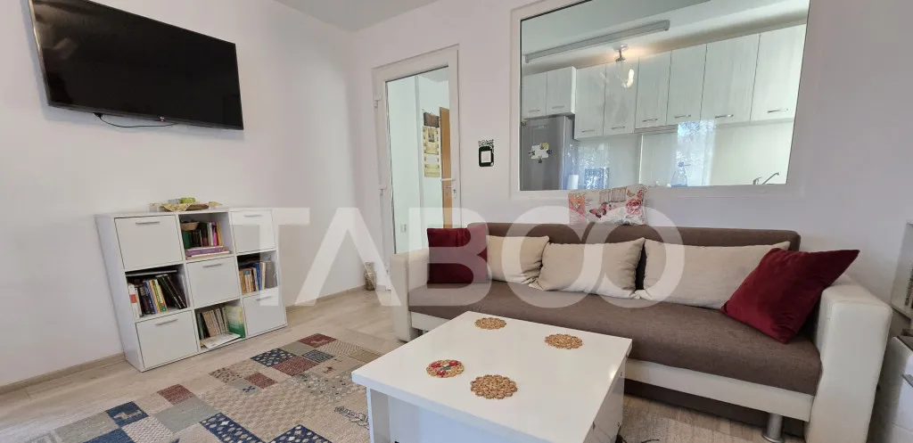 Apartament de vanzare 3 camere la etaj intermediar zona Pict