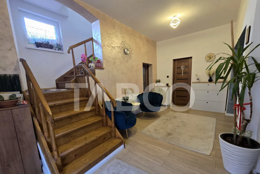 Casa mobilata de vanzare 150 mpu teren 450 mp garaj Piata Cl