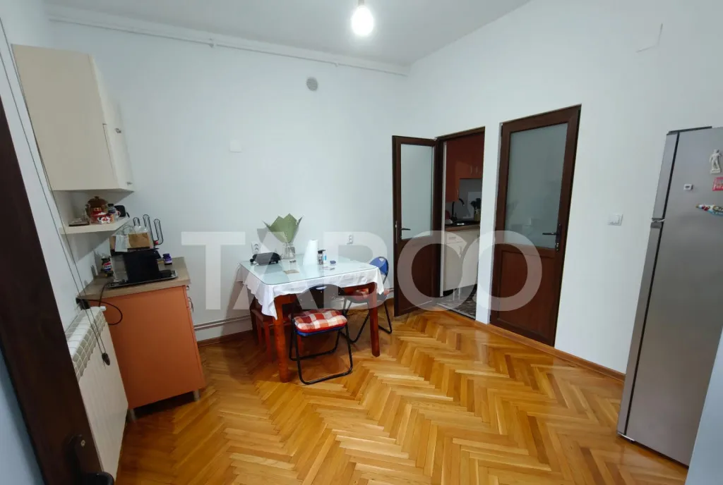 Apartament modern 2 camere garaj acces auto Centru Istoric