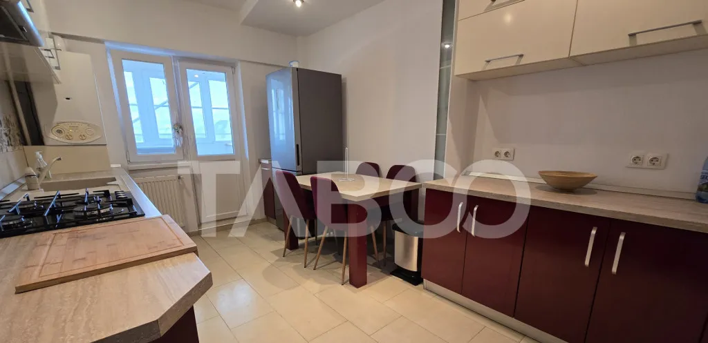 Apartament de vanzare 2 camere la etaj intermediar zona Cent