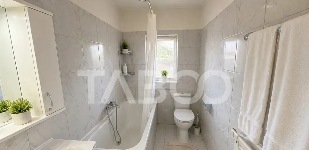 Apartament 3 camere de vanzare la casa si pivnita Selimbar S