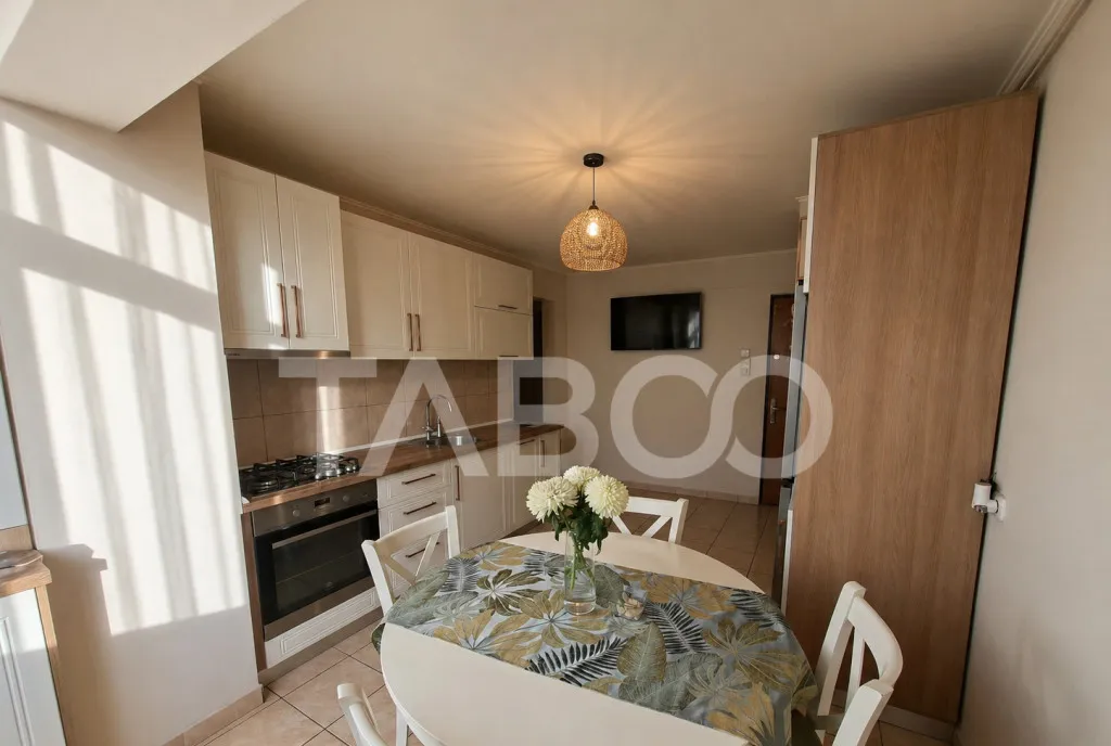 Apartament decomandat de vanzare 3 camere pivnita Vasile Aar