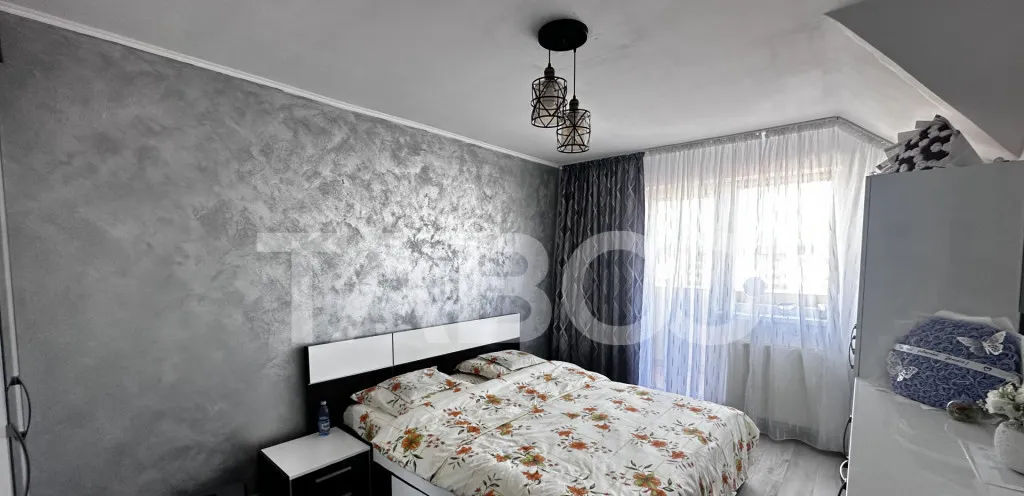 Apartament de vanzare 3 camere decomandate loc parcare Selim