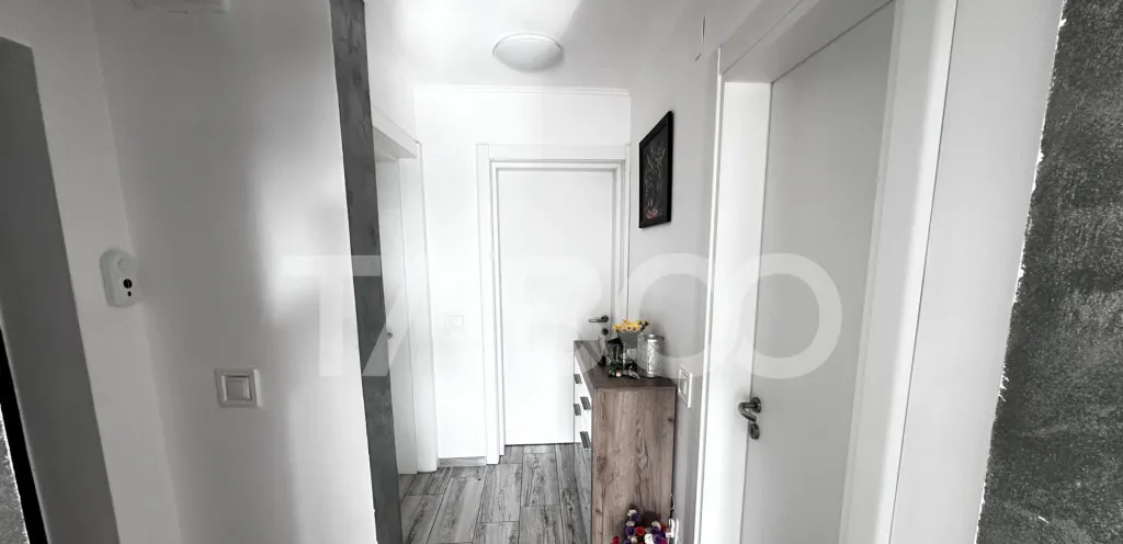 Apartament de vanzare 3 camere decomandate loc parcare Selim