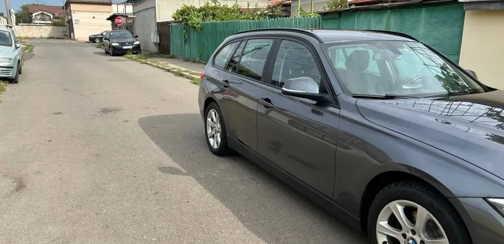 BMW seria 3din 2013 11 000 eur
