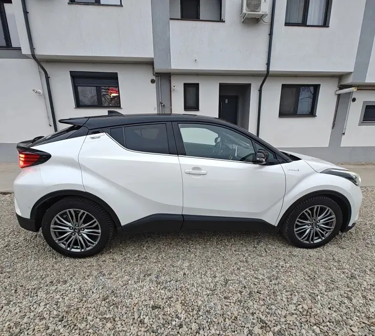 Toyota C-HR 2 0 Classy Bi-Tone 22 500 eur