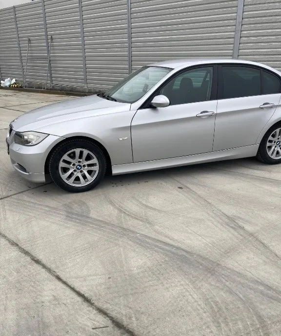 Bmw e 90 318i benzina 4 000 eur