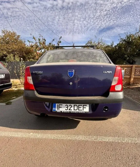 Dacia Logan Albastru 4 000 lei