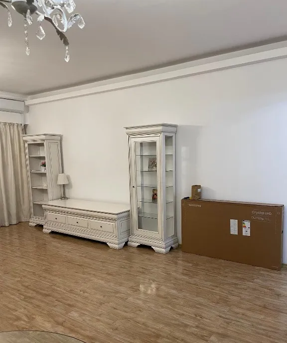 Inchiriez apartament superb doua camere Decebal