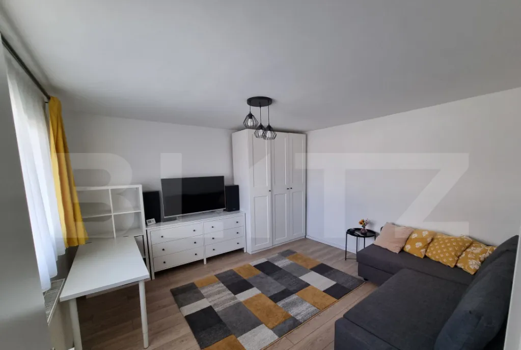 Apartament cu 3 camere 80 mp 3 000 mp teren zona Reghin