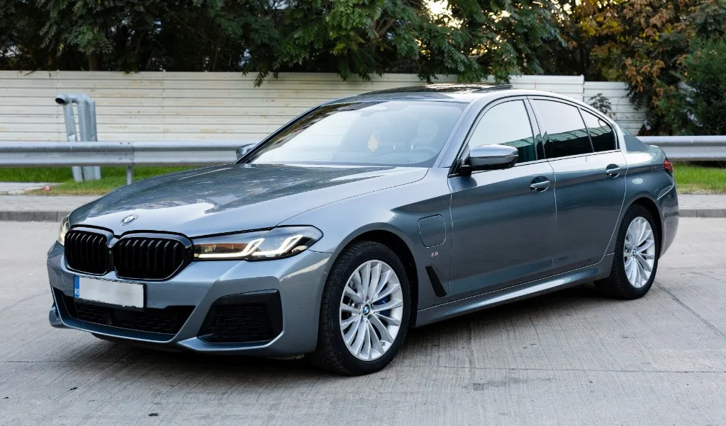 BMW Seria 5 545e xDrive Pachet M Plug In Hybrid 34 999 eur
