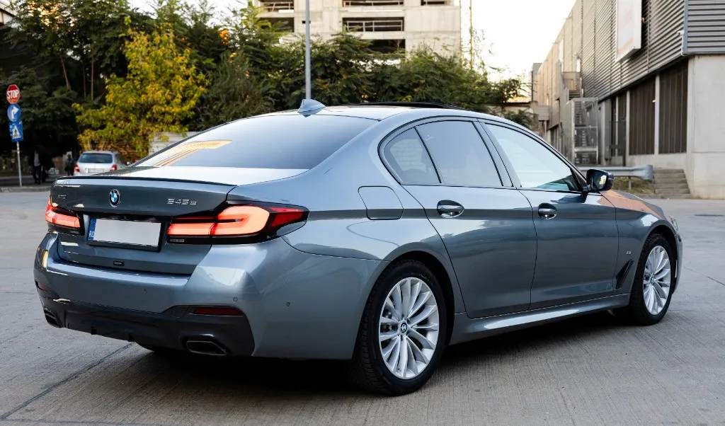 BMW Seria 5 545e xDrive Pachet M Plug In Hybrid 34 999 eur