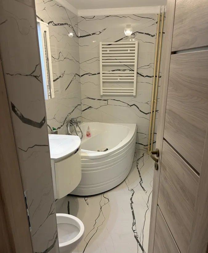 Mall Vitan garsoniera spatioasa de 40 mp renovata complet