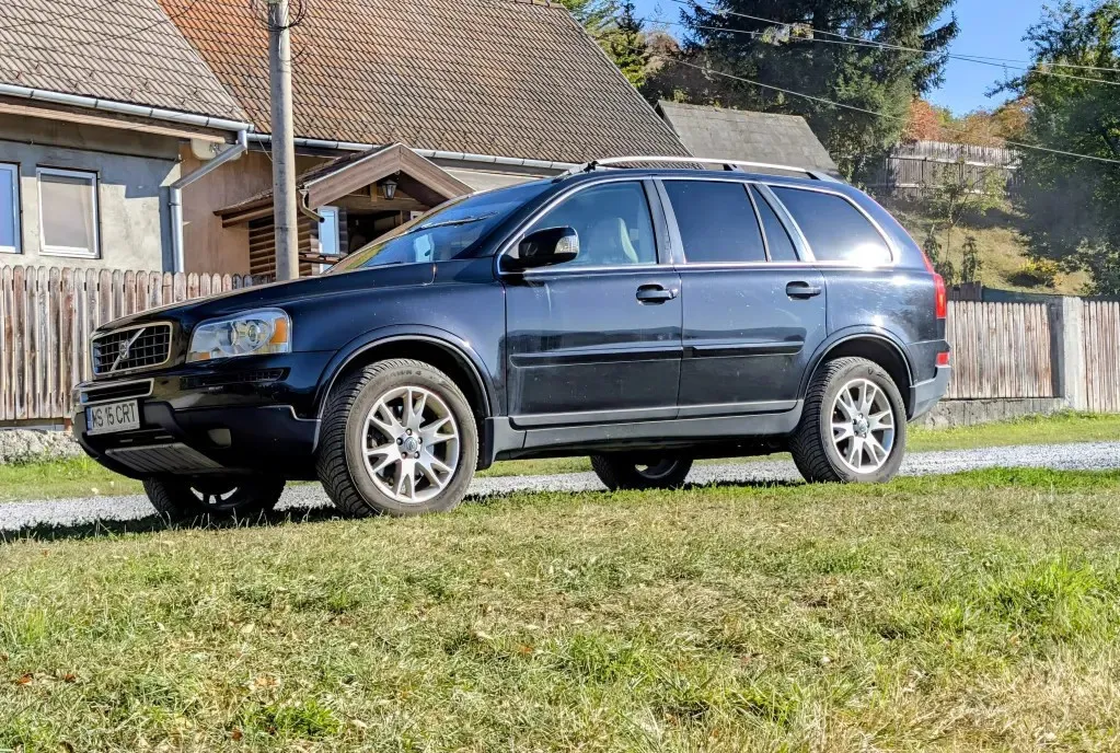 Volvo XC90 D5 AWD 6 700 eur
