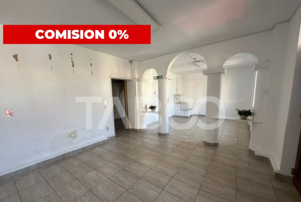 Spatiu comercial la strada 3 camere 73 mp Dumbr