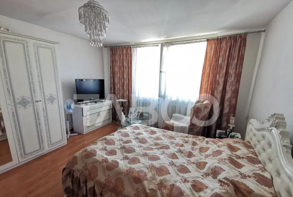 Casa cu 5 camere si 687 mp teren in zona Lazaret