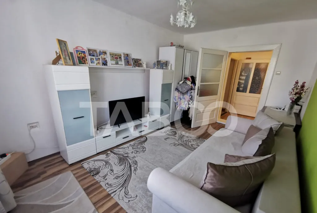 Casa cu 5 camere si 687 mp teren in zona Lazaret