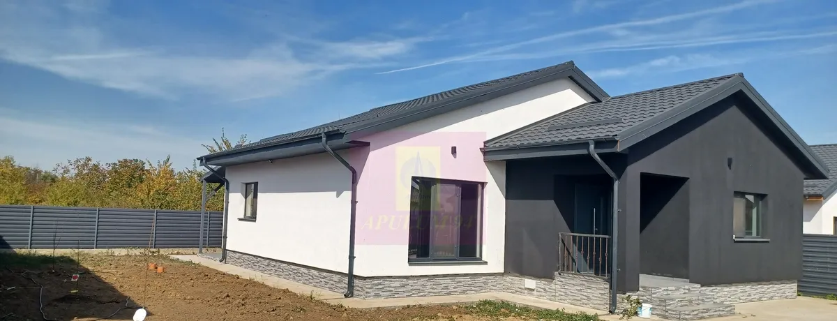 Gulia casa 4 camere parter 107 mp utili curte 500 aproape padure