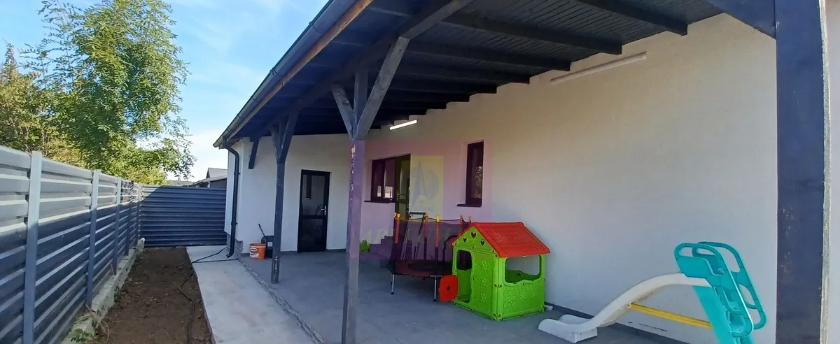Gulia casa 4 camere parter 107 mp utili curte 500 aproape padure