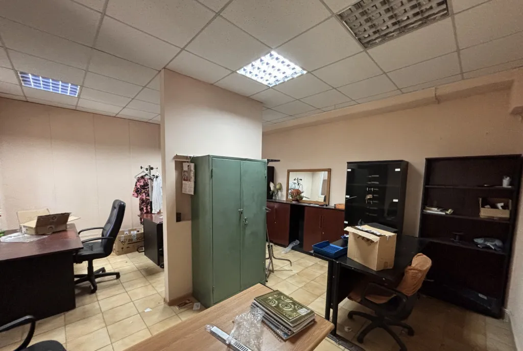 Birouri Metrou Costin Georgian Parcare