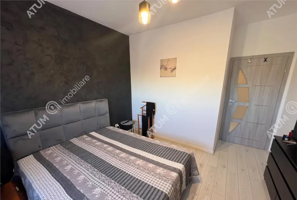 Apartament 3 camere balcon parcare zona Calea Cisnadiei