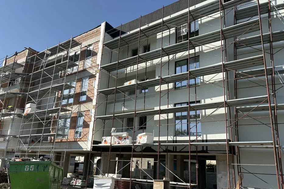 Titan Trapezului Sect 3 Nic Grigorescu 2 camere bloc nou cu balcon spatios
