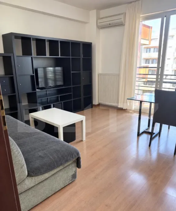Apartament 3 camere 75 10 mp zona Torontalului