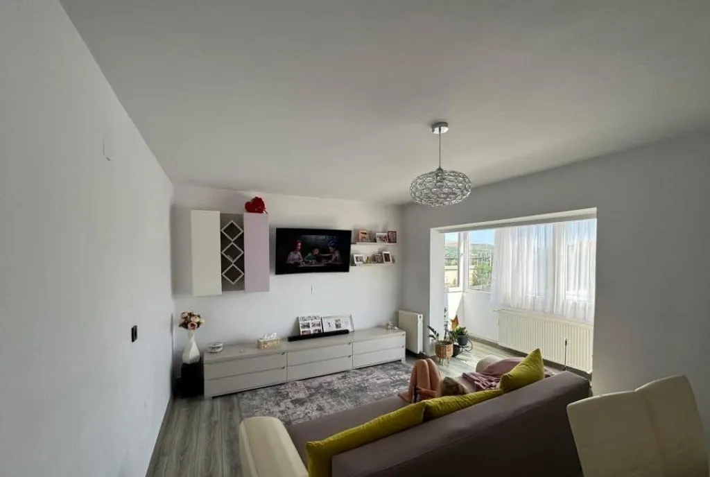 Apartament de vanzare 3 camere Blaj Alba str Garii