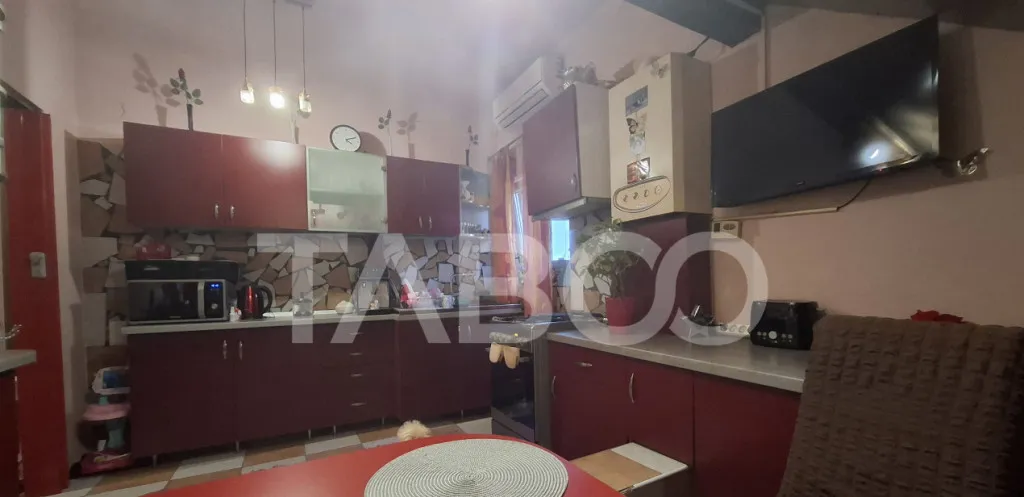 Apartament 3 camere de vanzare decomandat 98 mp zona Selimba