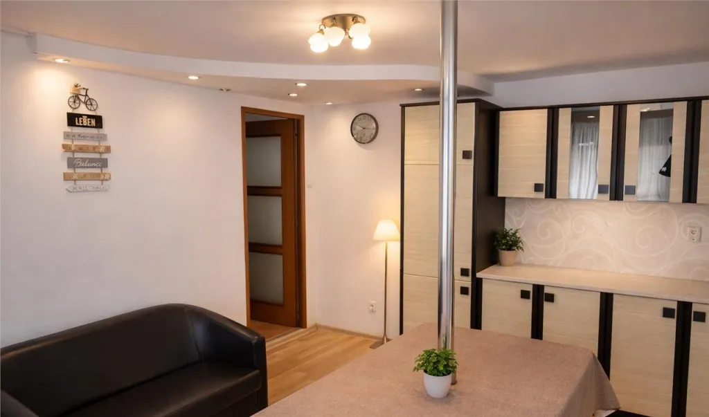 Casa stil sasesc cu garsoniera garaj curte gradina Bod