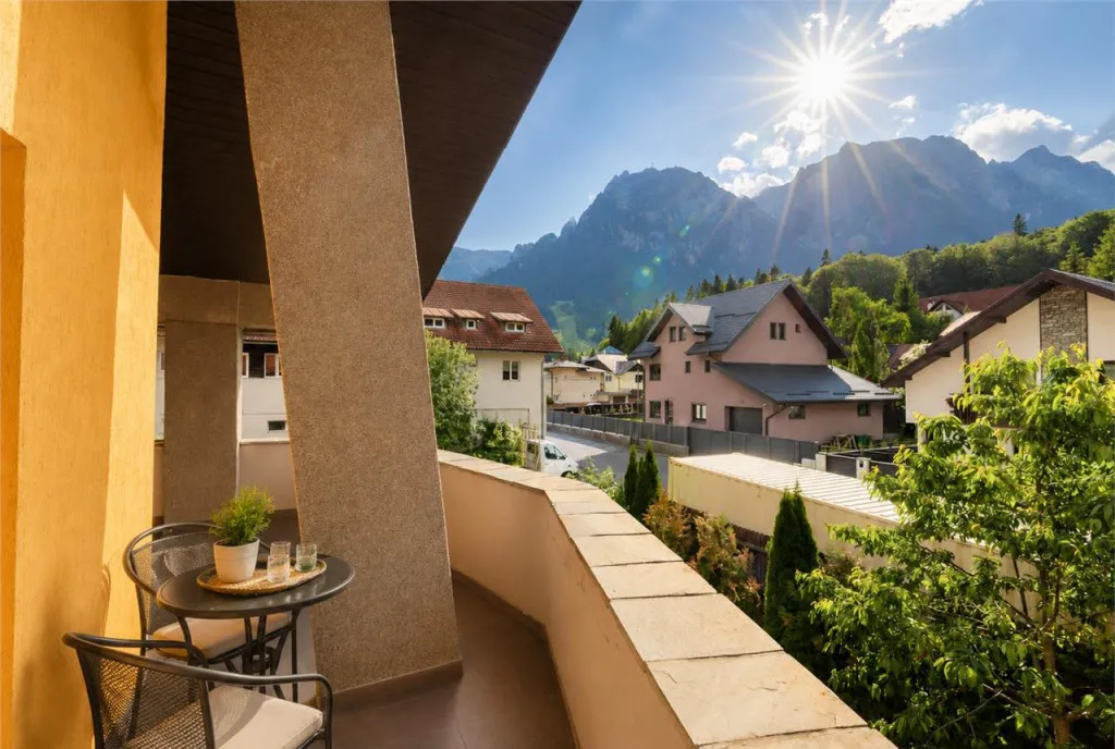 Vila stil si cu potential turistic 8camere 6 bai panoram