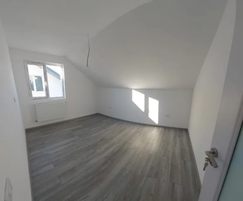 Oferte Diverse casa cu mansarda 4 camere 237 mp teren