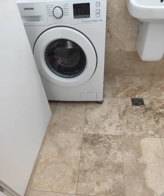 Inchiriez apartament 3 camere 2 bai Bloc Nou Valea Calmatuiului