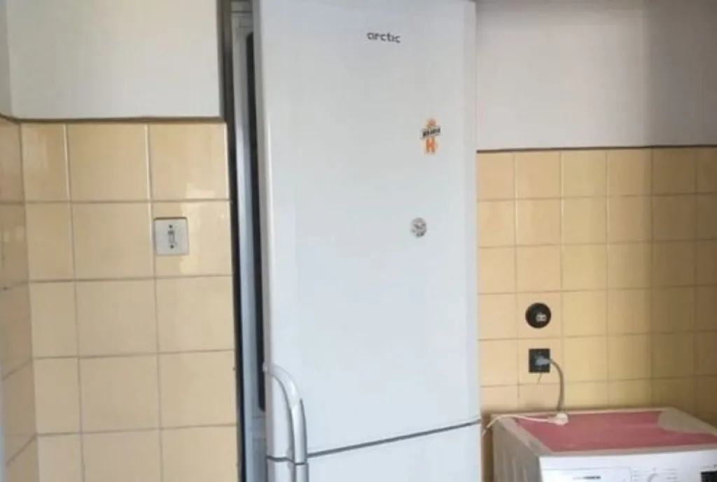Inchiriez apartament 3 camere obor