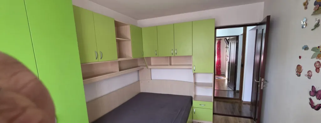 E3 3 camere decomandat etaj 4 centrala gaz