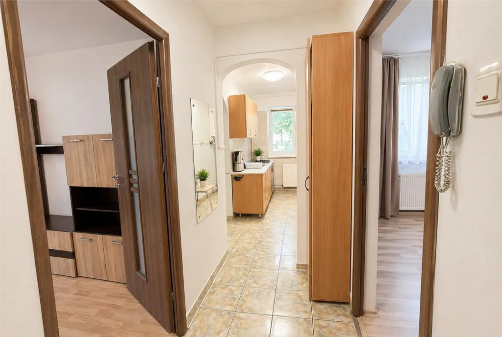 Apartament cu 3 camere izolat termic Dambu Pietros Targu